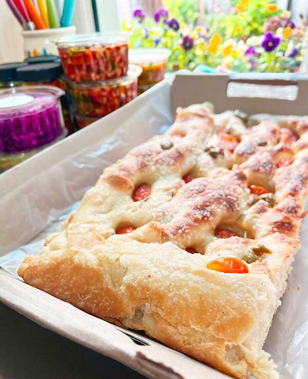 MASA DE PAN CON TOMATES BRUNUA